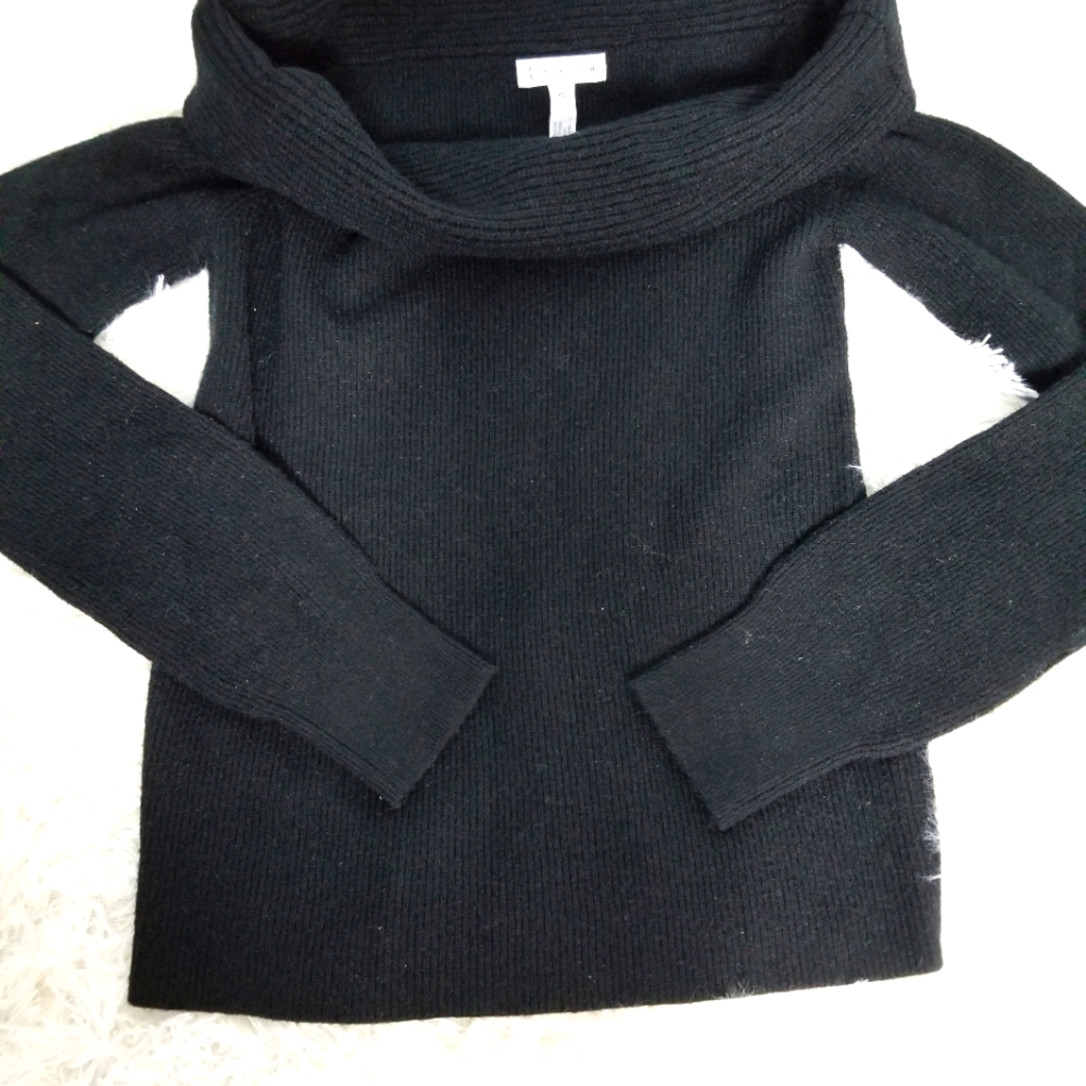 Leith Wide Neck Super Cute Sweater, Size Xs.  B22